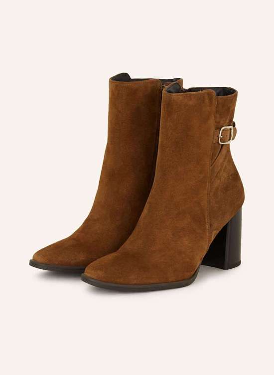 коричневый