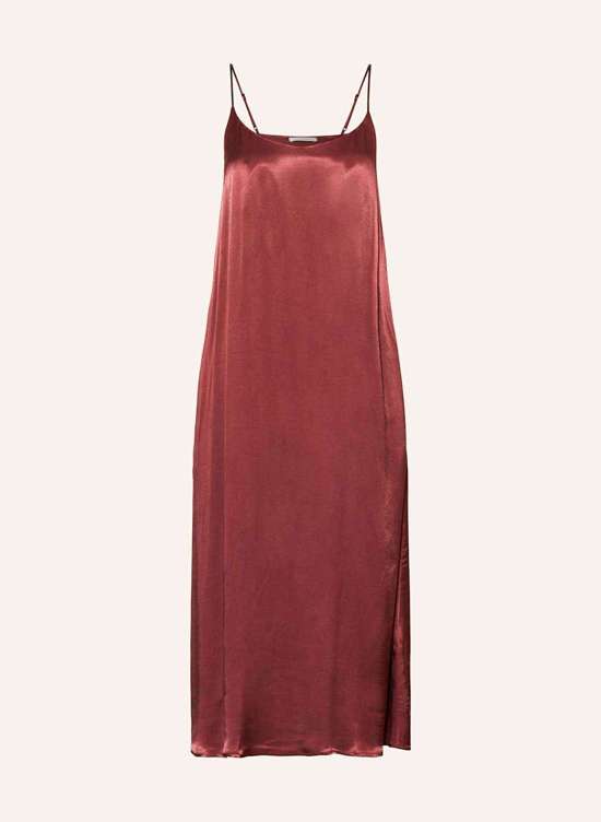 темно-красный