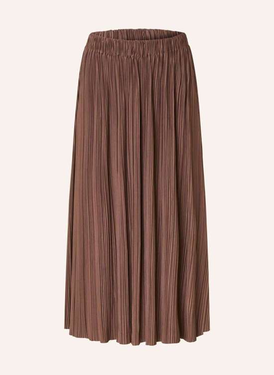 коричневый