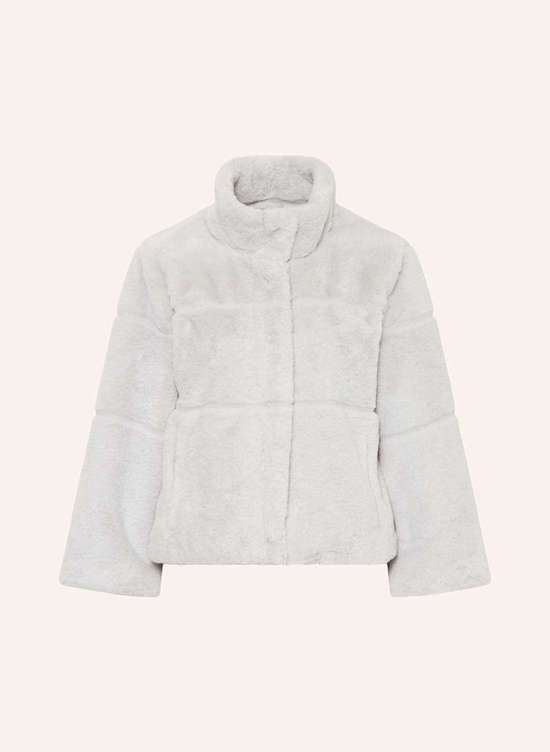 Куртка из искусственного меха