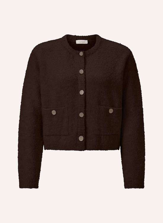 темно-коричневый