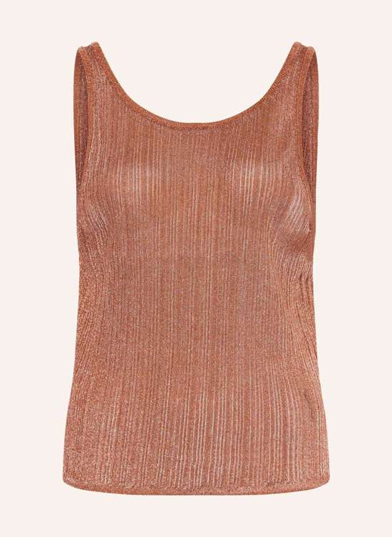 Вязаный топ из блестящей пряжи