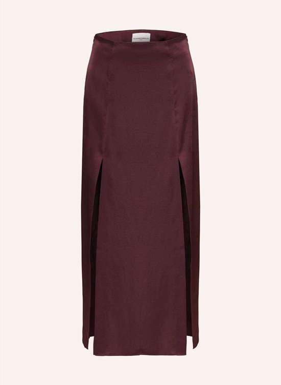 темно-красный