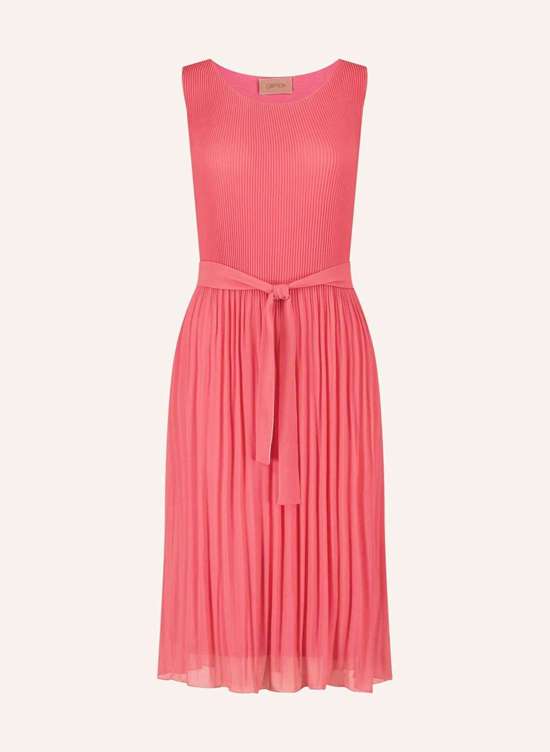 светло-красный