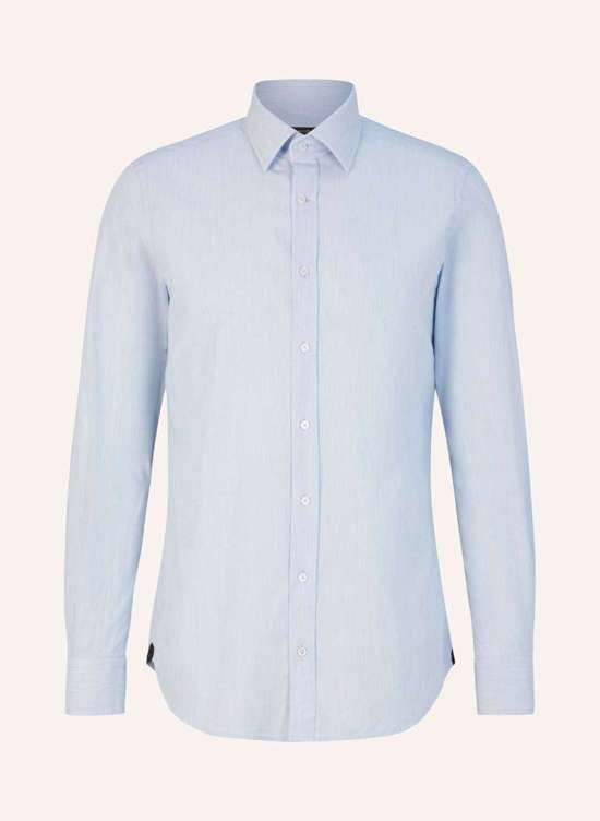 Рубашка очень узкого кроя