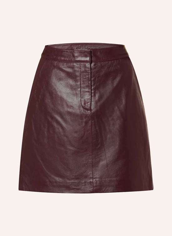 темно-красный