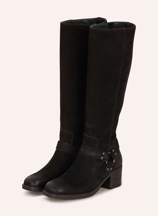 Ботинки с шипами