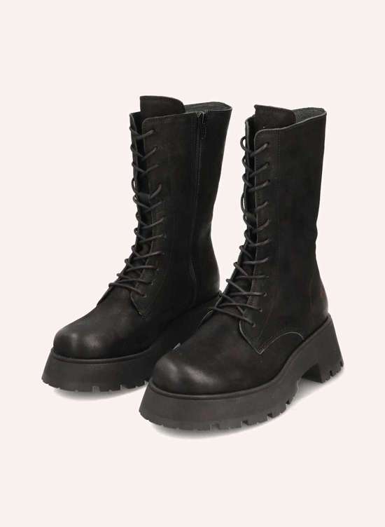 Ботинки на шнуровке
