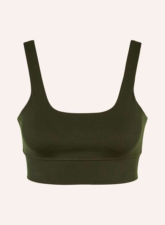 темно-зеленый