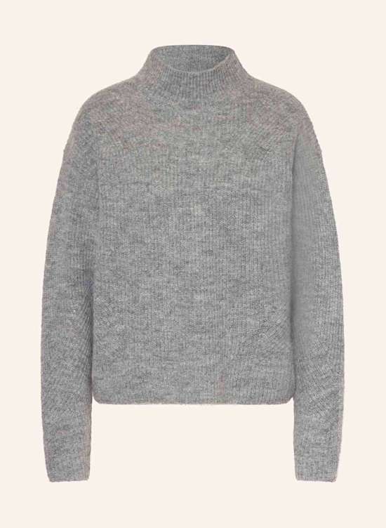 серебристый