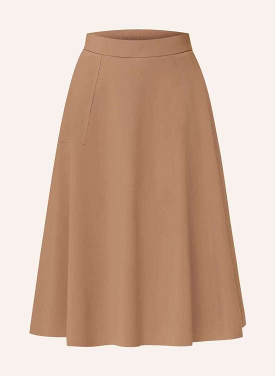 коричневый