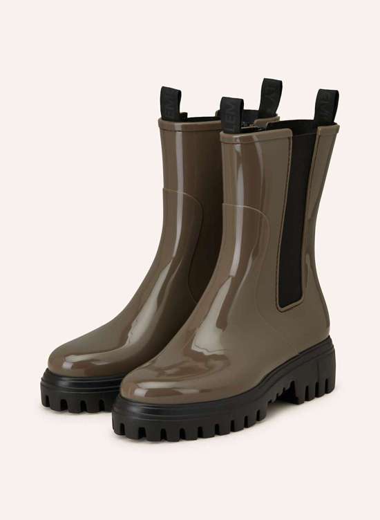 коричневый