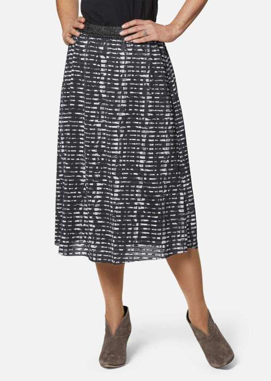 Широкая юбка с принтом и эластичным поясом по всему периметру.