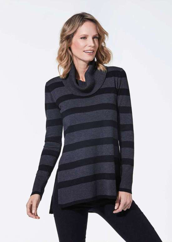 Свитер с высоким воротником