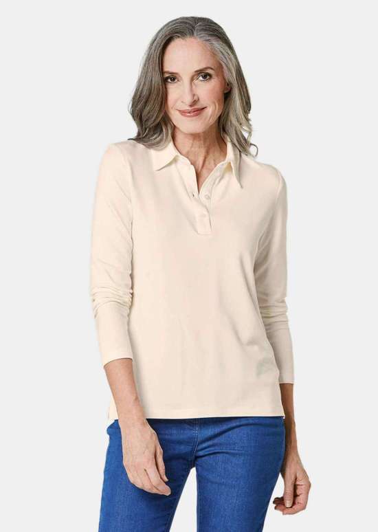 кремово-белый