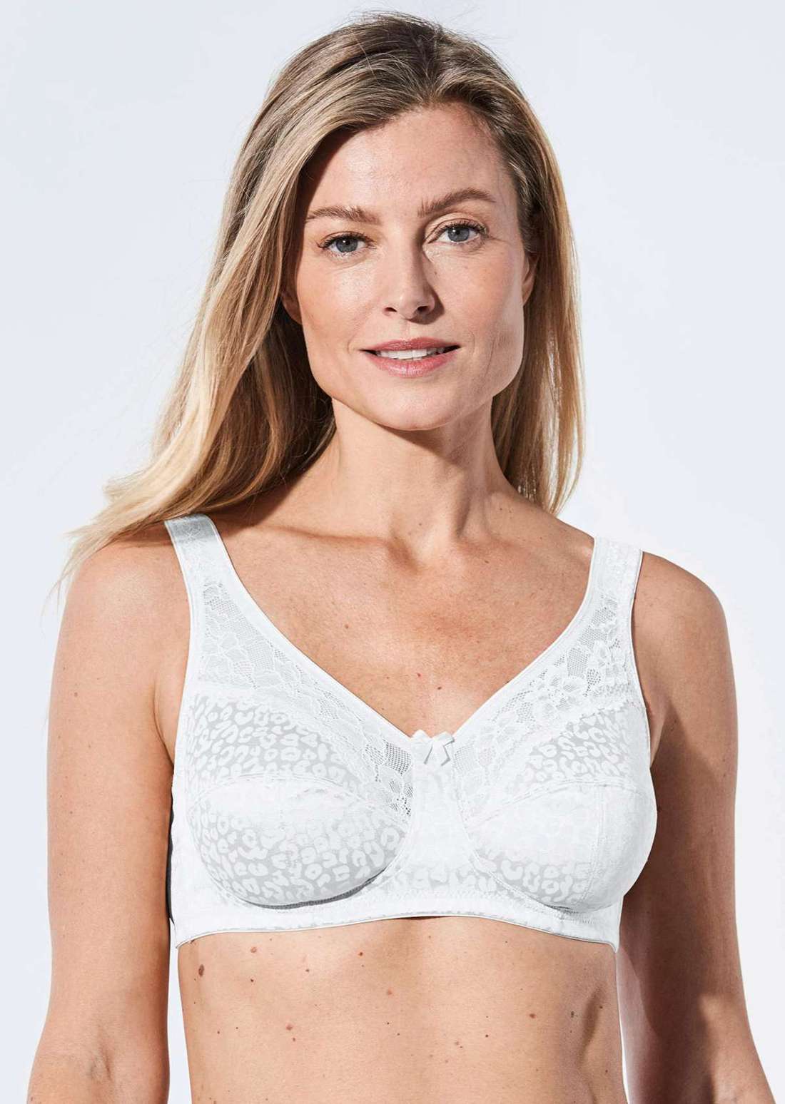 Мягкий бюстгальтер без косточек с кружевом