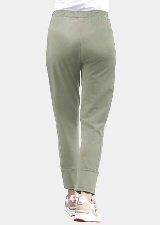 серо-зеленый