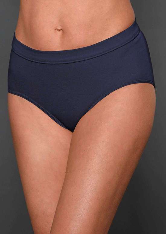 Трусики из хлопка, сохраняющие форму.