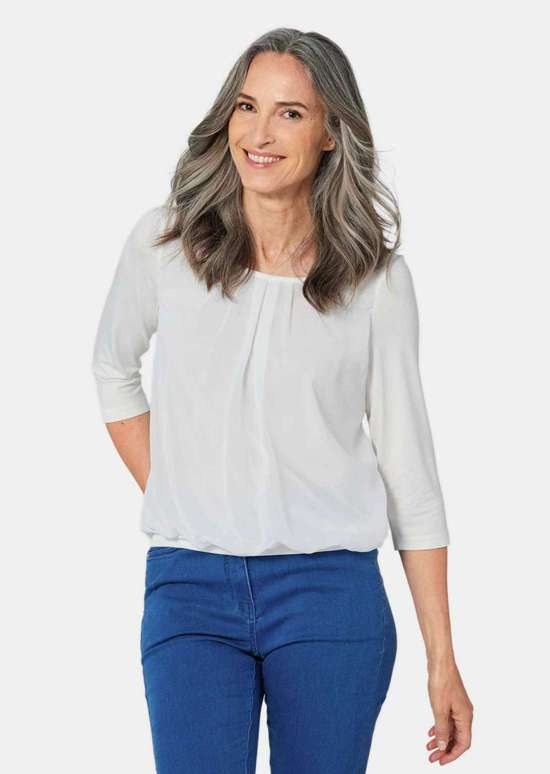 кремово-белый