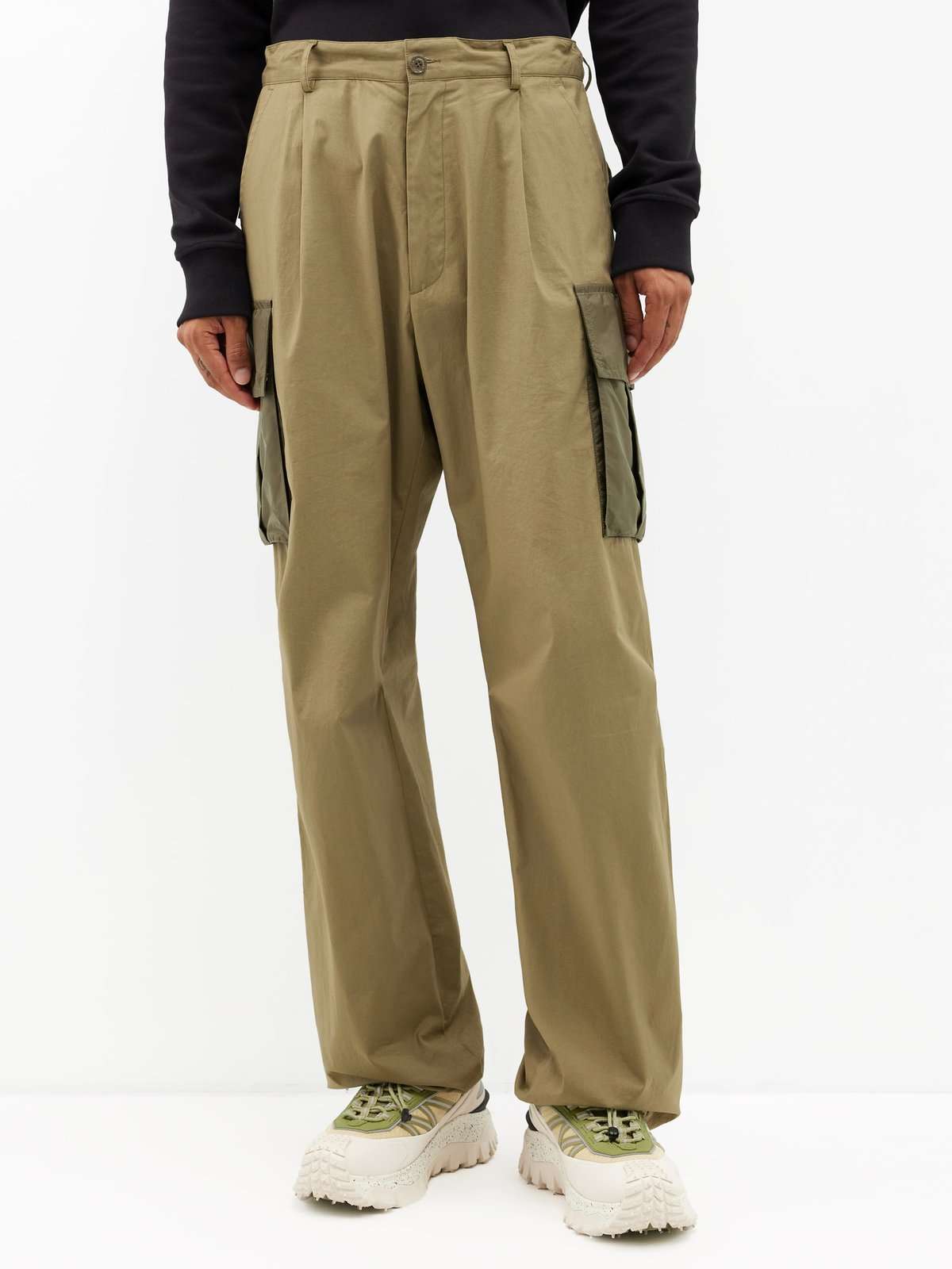 Свободные брюки-карго из парусины с карманами на клапанах
