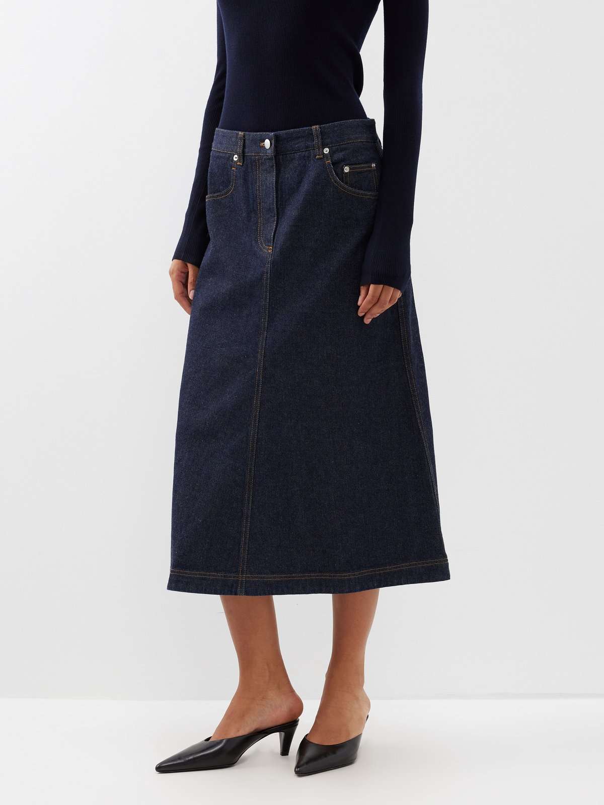 Джинсовая юбка А-силуэта с асимметричными карманами