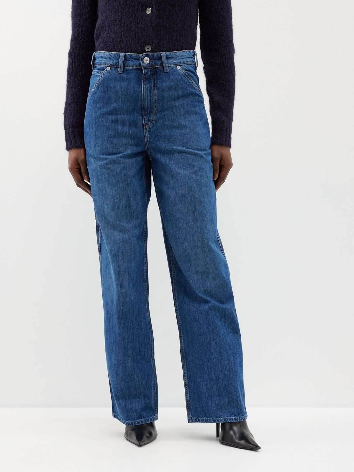 Торговать широкими джинсами