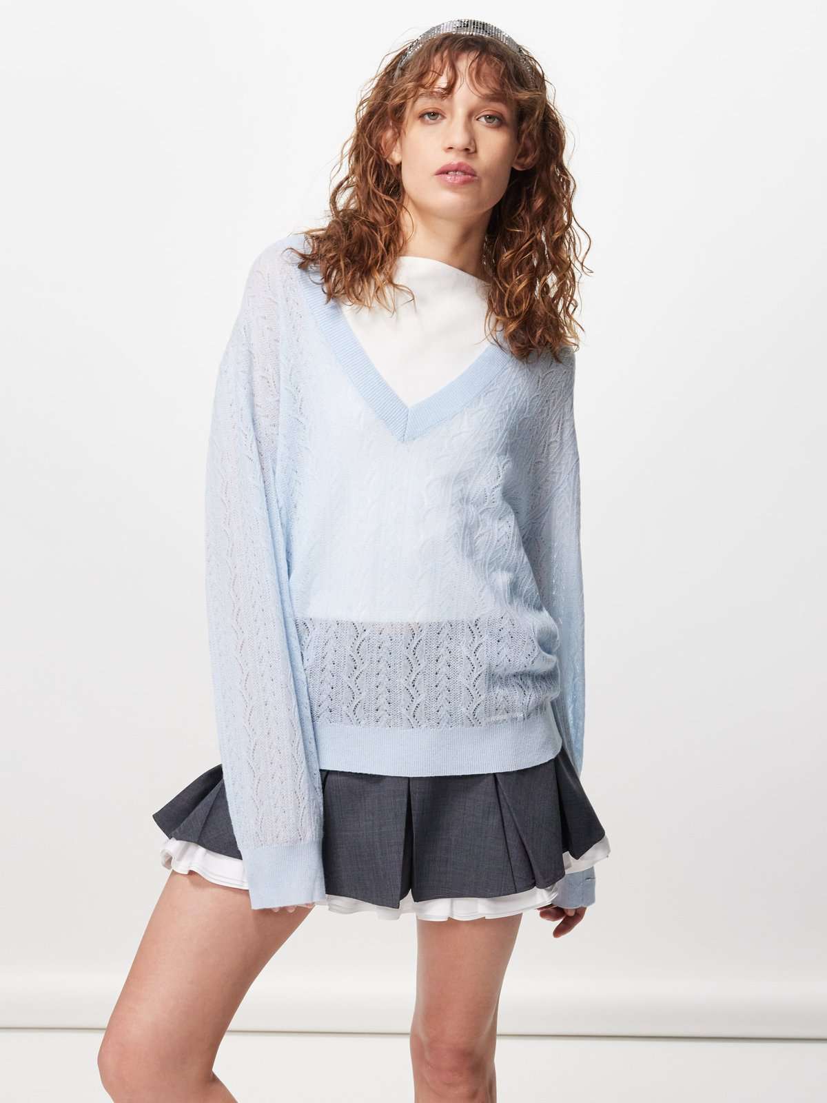 свитер вязки пуантелле с V-образным вырезом
