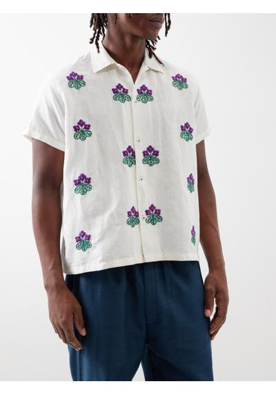 Льняная рубашка с цветочной вышивкой