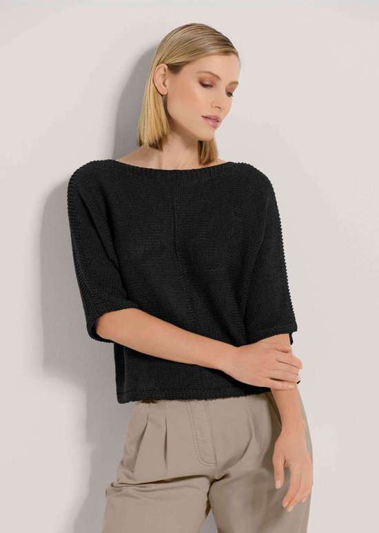 Свитер с круглым вырезом и короткими рукавами