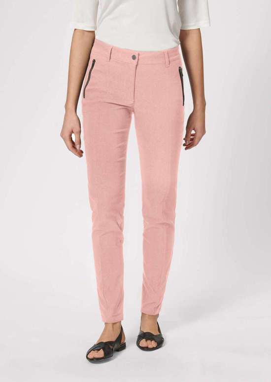 пудрово-розовый