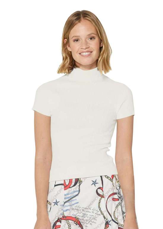 Вязаный свитер с короткими рукавами