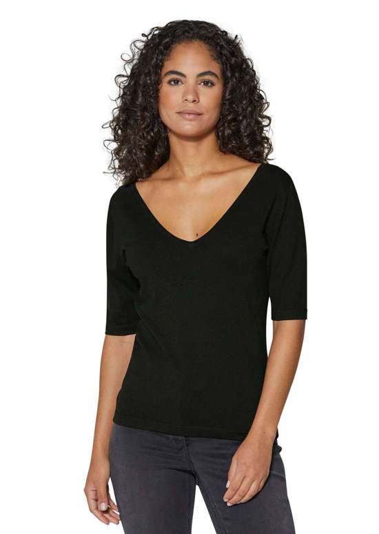 Свитер с полурукавами и V-образным вырезом