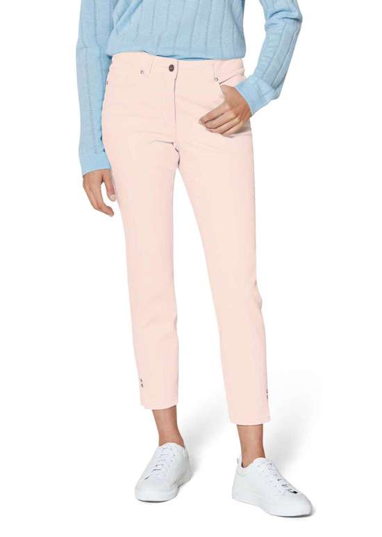 пудрово-розовый