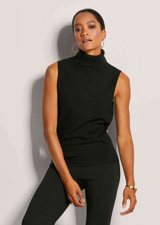 Свитер без рукавов с высоким воротником