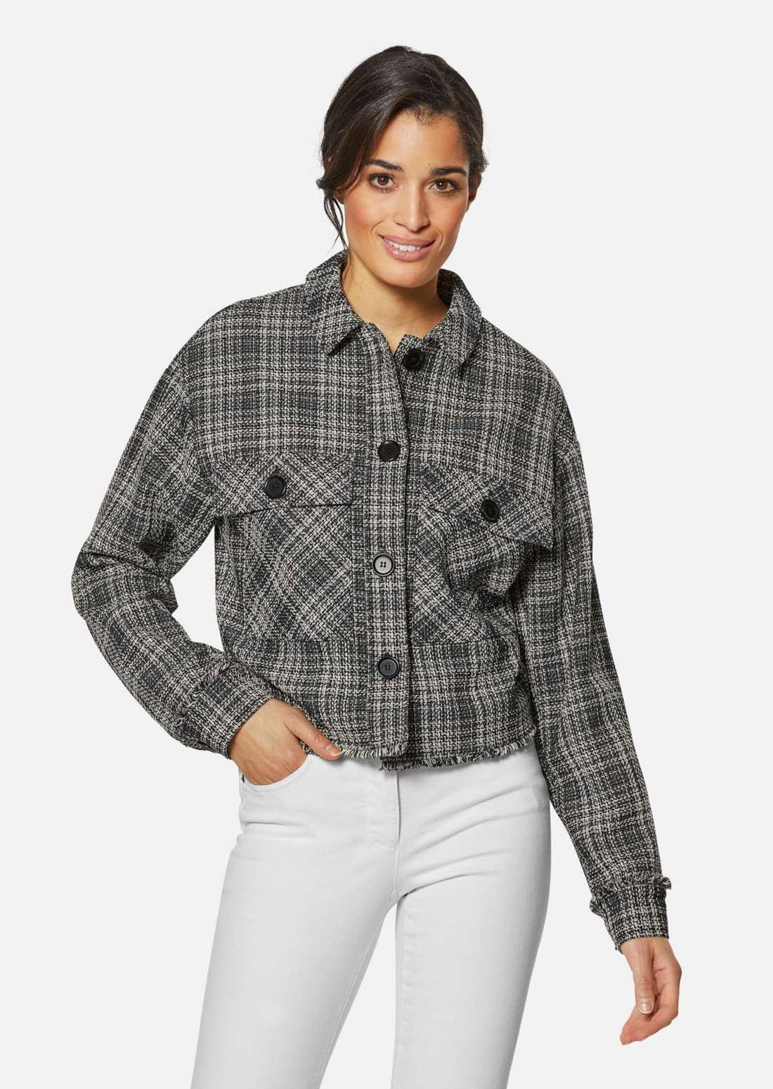 Короткий пиджак в клетку