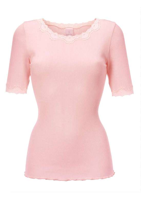 пудрово-розовый