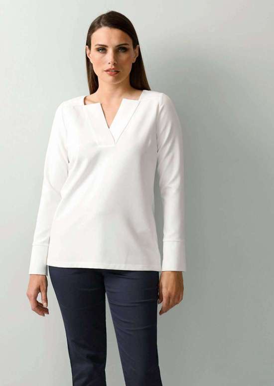 Туника с небольшим V-образным вырезом