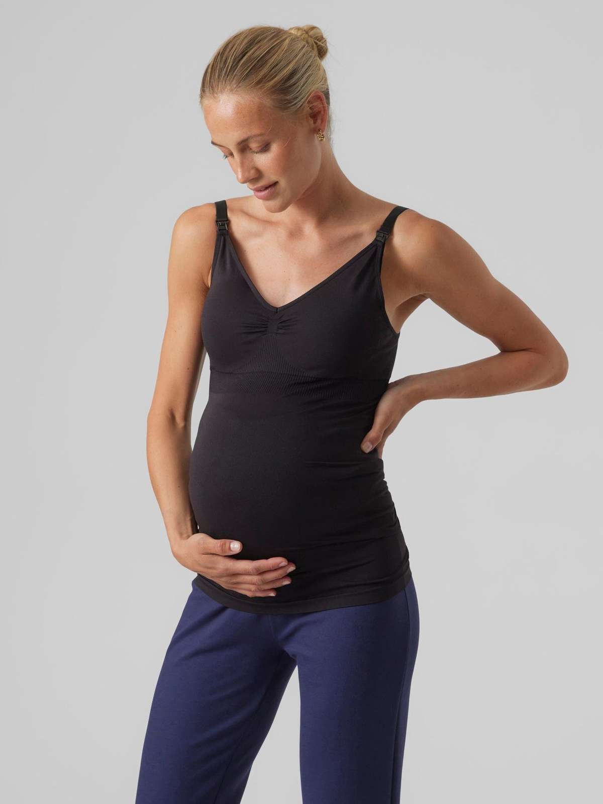 Топ для беременных Базовый топ для беременных рубашка для беременных с функцией кормления MLILJA 6045 черного цвета