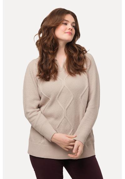 Вязаный пуловер-туника косой вязки с воротником и длинными рукавами