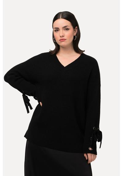 Вязаный свитер-пуловер с резинками на рукавах оверсайз с V-образным вырезом