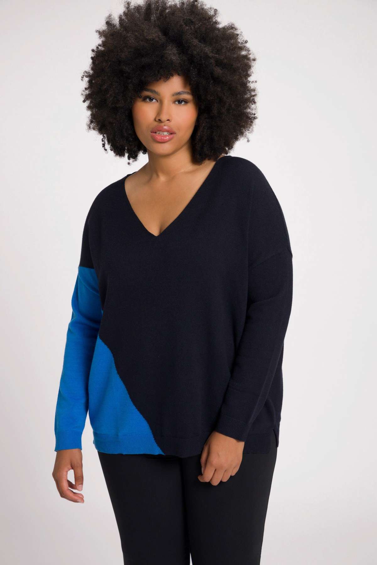 Вязаный пуловер-свитер с цветными блоками, объемный V-образный вырез