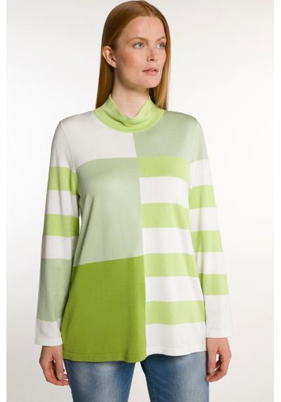 Вязаный свитер-пуловер с воротником-стойкой и длинным рукавом.