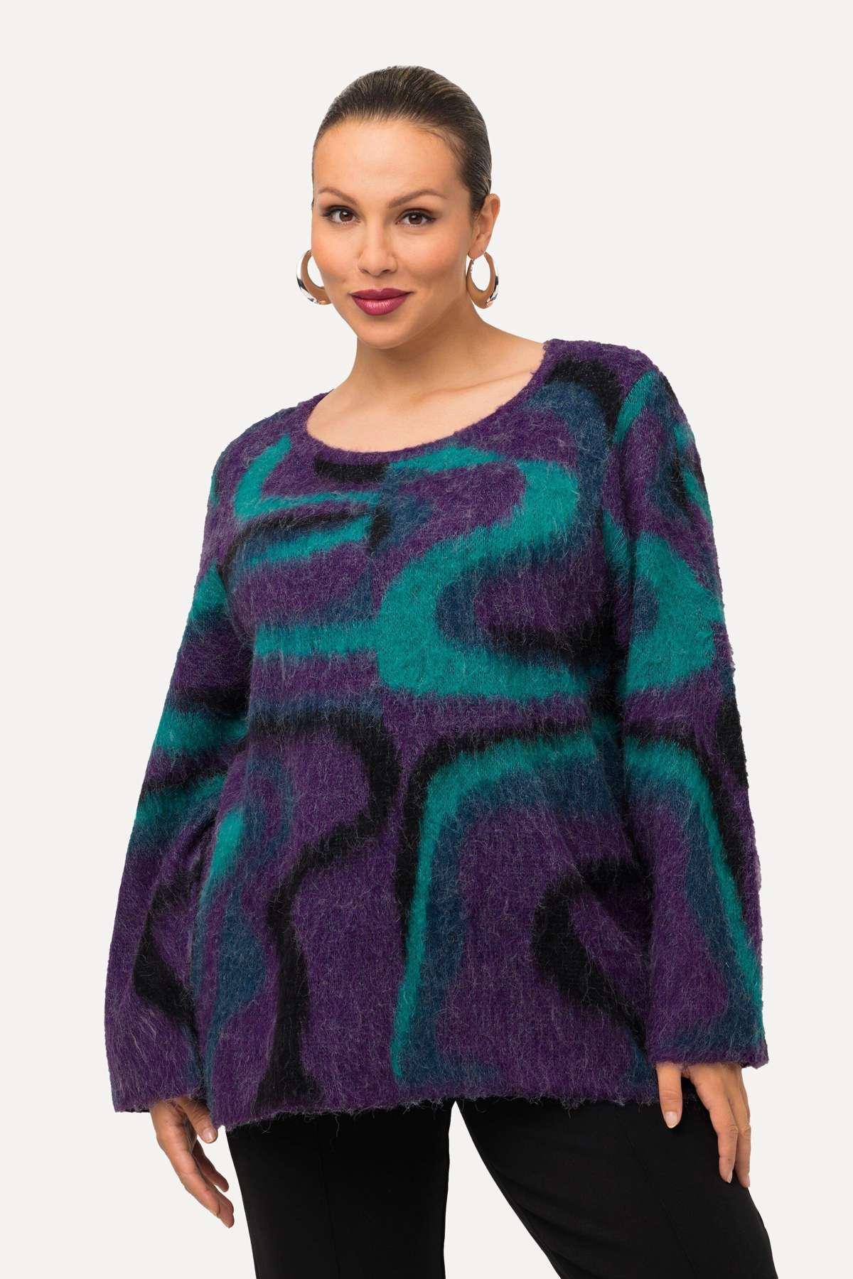 Вязаный свитер пуловер жаккардовой вязки с круглым вырезом и длинным рукавом