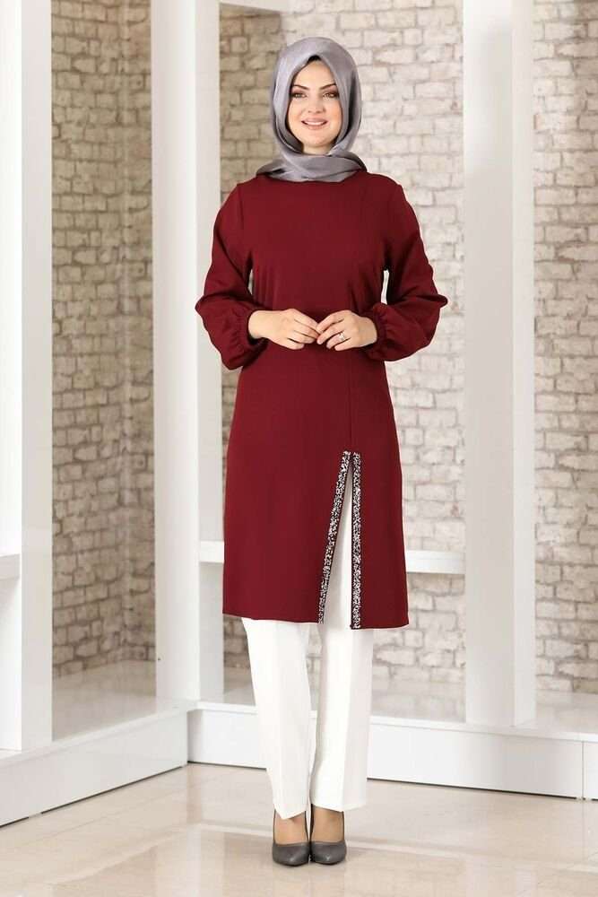 Длинная туника женская туника в хиджабе с разрезом и каменными деталями. Скромная модная каменная деталь.