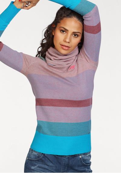 Полосатый свитер с воротником-стойкой и высоким воротником-стойкой.