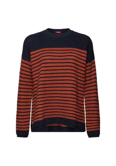 Свитер-пуловер с круглым вырезом из структурированного трикотажа.