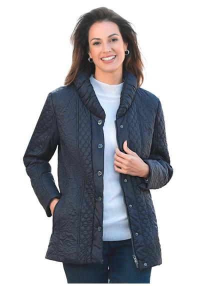 Короткая куртка-пальто с привлекательным сочетанием стеганого рисунка.