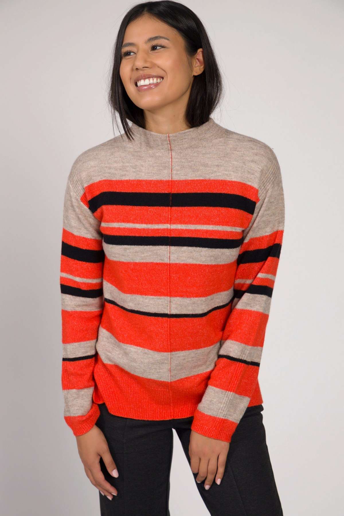 Свитшот-пуловер прямого кроя в полоску, воротник-стойка, длинный рукав