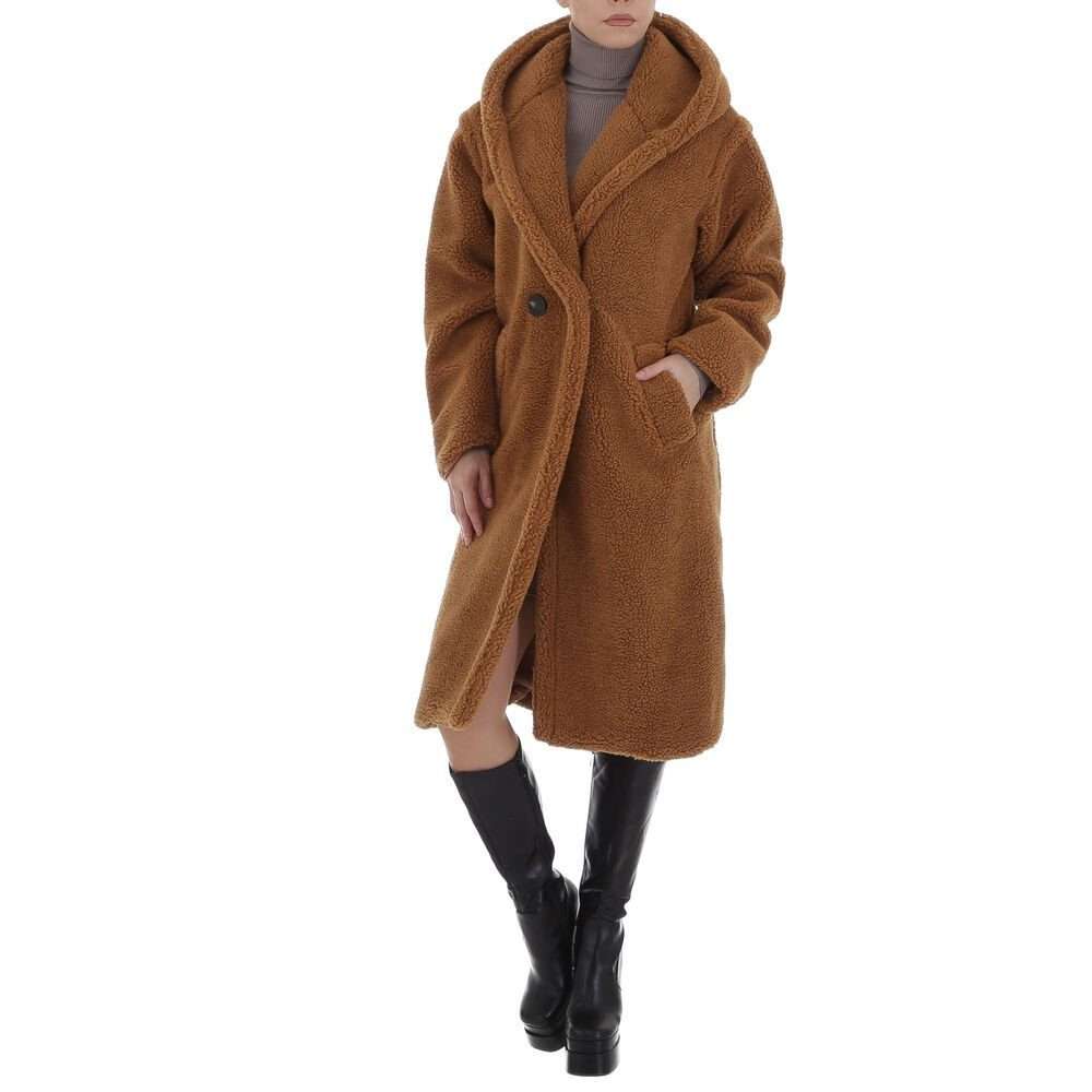 Зимнее женское пальто для отдыха с капюшоном светло-коричневого цвета