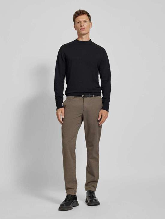 светло-коричневый